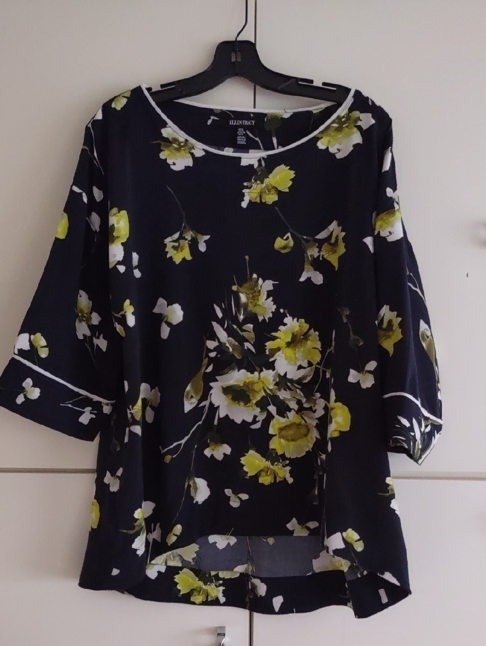 Ellen Tracy Navy Floral Tunic Top with Yellow Accents. Good Condition.